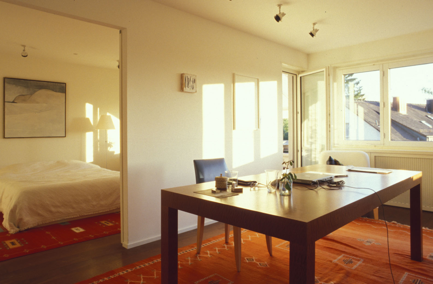 Schlaf- und Arbeitsbereich der Eltern